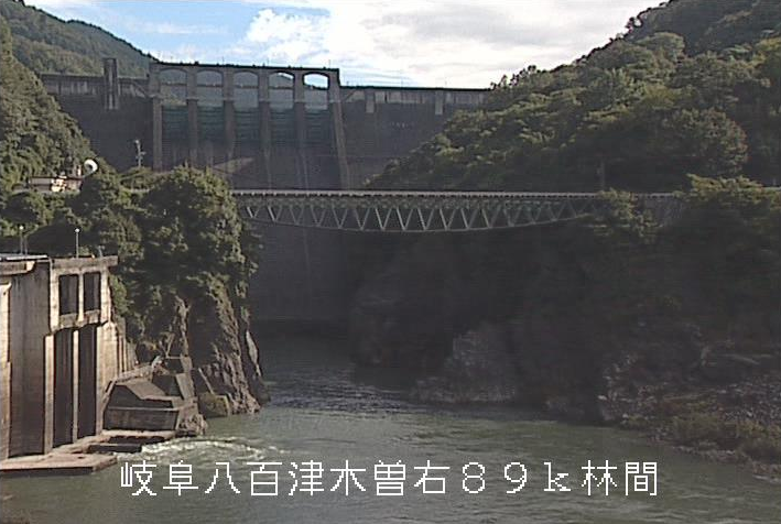 丸山ダム林間公園ライブカメラは、岐阜県八百津町八百津の林間公園に設置された丸山ダムが見えるライブカメラです。