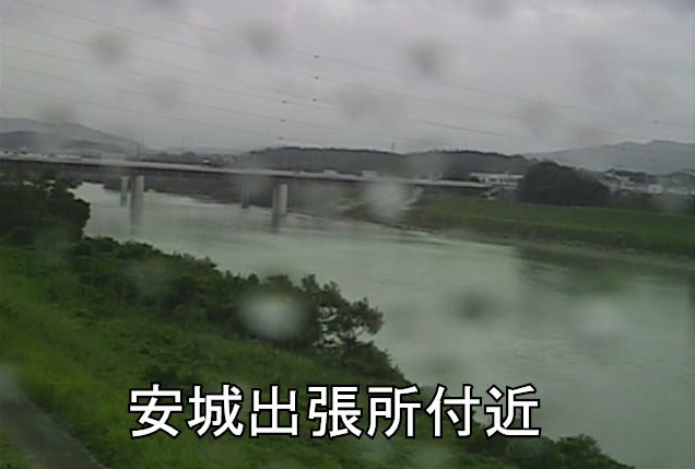 矢作川安城出張所ライブカメラは、愛知県安城市藤井町の豊橋河川事務所安城出張所に設置された矢作川が見えるライブカメラです。