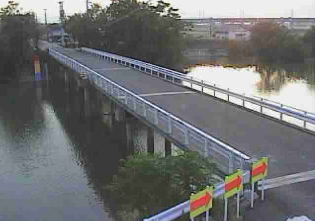 大鞘川第二大鞘橋ライブカメラは、熊本県八代市千丁町の第二大鞘橋(第2大鞘橋)に設置された大鞘川・熊本県道42号八代鏡線が見えるライブカメラです。
