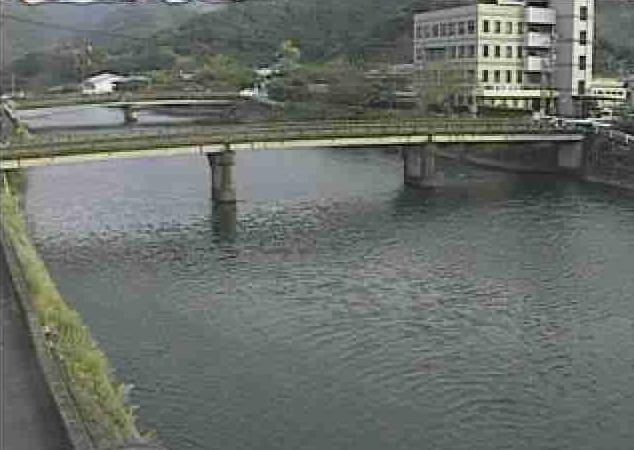 佐敷川佐敷ライブカメラは、熊本県芦北町の佐敷(山崎橋上流)に設置された佐敷川が見えるライブカメラです。