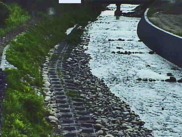 鴨川万年橋ライブカメラは、滋賀県高島市武曽横山の万年橋に設置された鴨川が見えるライブカメラです。