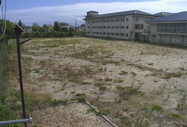 浪江小学校付近ライブカメラは、福島県浪江町権現堂の浪江小学校(浪江町立浪江小学校)付近に設置されたグラウンド・校舎が見えるライブカメラです。