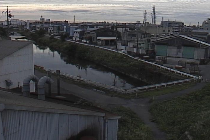 八田川地蔵川交差部ライブカメラは、愛知県春日井市追進町の地蔵川交差部に設置された八田川が見えるライブカメラです。
