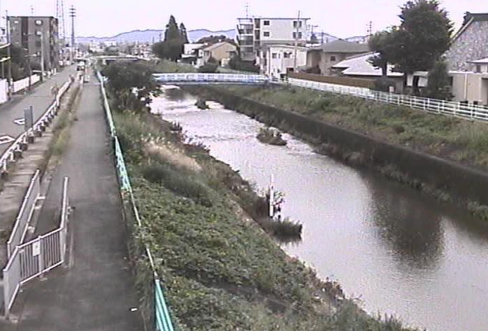八田川味美ライブカメラは、愛知県春日井市味美町の味美に設置された八田川が見えるライブカメラです。