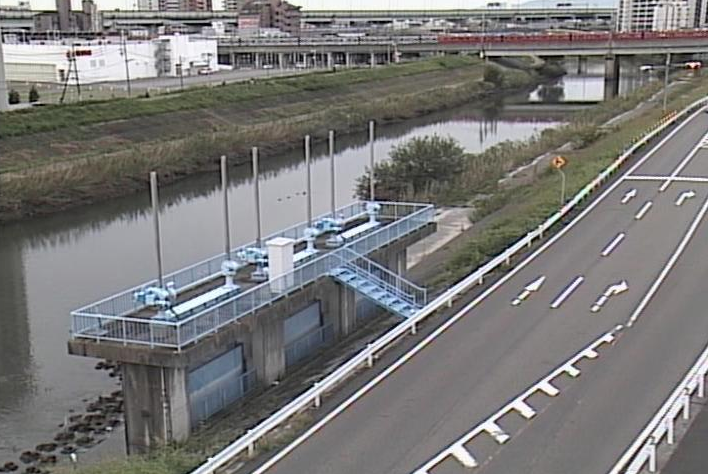 新川鴨田川排水機場ライブカメラは、愛知県北名古屋市九之坪の鴨田川排水機場に設置された新川・愛知県道59号名古屋中環状線が見えるライブカメラです。