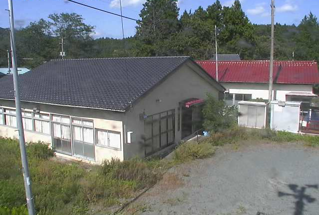 室原消防屯所付近ライブカメラは、福島県浪江町室原の室原消防屯所付近に設置された消防屯所付近が見えるライブカメラです。更新はリアルタイムで、独自配信による動画(生中継)のライブ映像配信です。双葉広域市町村圏組合による配信です。