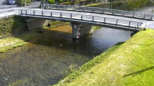 飛騨川大塚橋ライブカメラは、岐阜県七宗町神渕の大塚橋に設置された飛騨川・飛騨街道が見えるライブカメラです。