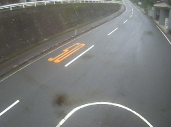 鳥取県道35号西伯根雨線東上ライブカメラは、鳥取県南部町東上の東上に設置された鳥取県道35号西伯根雨線が見えるライブカメラです。