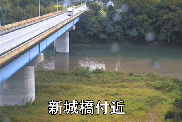 豊川新城橋ライブカメラは、愛知県新城市石田万福の新城橋に設置された豊川・国道301号が見えるライブカメラです。