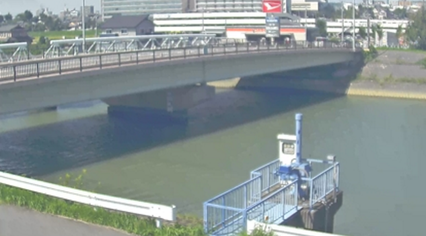 KATCH猿渡川刈谷市高須町ライブカメラは、愛知県刈谷市の高須町に設置された猿渡川が見えるライブカメラです。