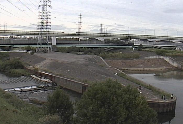 新川喜惣治ライブカメラは、愛知県名古屋市北区の喜惣治に設置された新川が見えるライブカメラです。