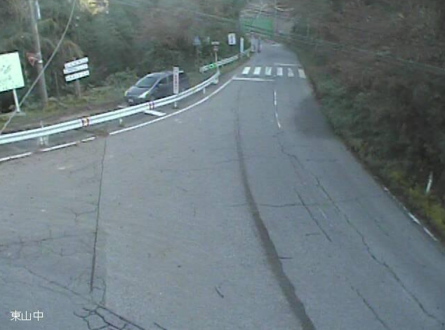 石川県道52号折戸飯田線東山中ライブカメラは、石川県珠洲市東山中町の東山中に設置された石川県道52号折戸飯田線が見えるライブカメラです。