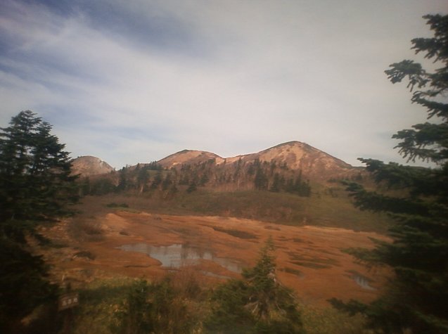 高谷池火打山ライブカメラは、新潟県妙高市杉野澤の高谷池ヒュッテに設置された高谷池・火打山が見えるライブカメラです。