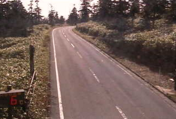 国道292号渋峠ライブカメラは、群馬県中之条町入山の渋峠に設置された国道292号が見えるライブカメラです。