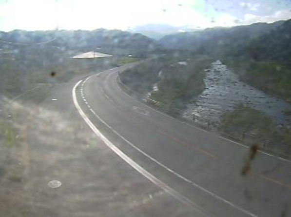 国道181号佐川ライブカメラは、鳥取県江府町佐川の佐川に設置された国道181号(出雲街道)が見えるライブカメラです。