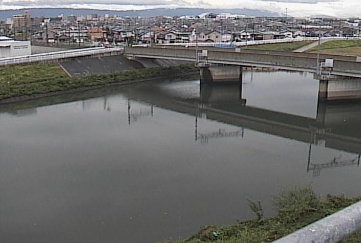五条川法界門橋ライブカメラは、愛知県清須市桃栄の法界門橋に設置された五条川が見えるライブカメラです。