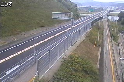 国道485号西尾ライブカメラは、島根県松江市西尾町の西尾に設置された国道485号(松江だんだん道路)・縁結び大橋付近橋北側が見えるライブカメラです。
