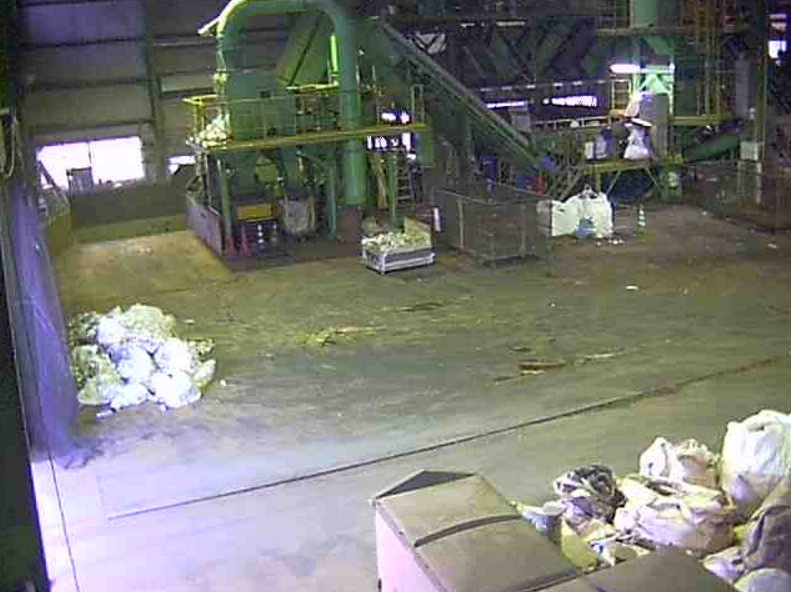 平木工業ペットボトルビン缶古紙類圧縮梱包ライブカメラ(長崎県長崎市三京町)