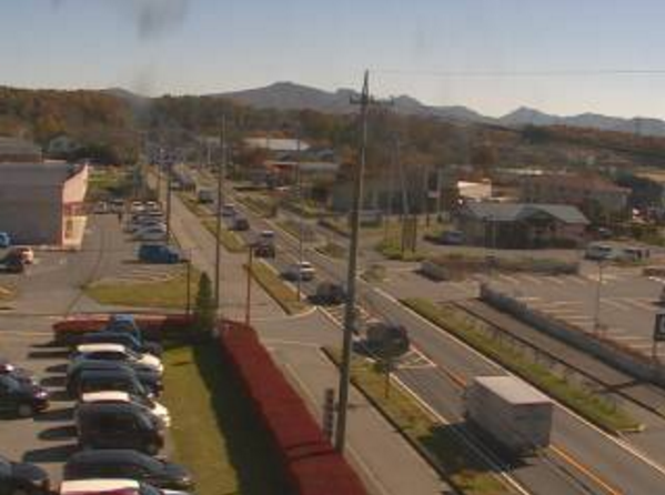 軽井沢消防署ライブカメラは、長野県軽井沢町長倉の軽井沢消防署に設置された国道18号(軽井沢バイパス)が見えるライブカメラです。