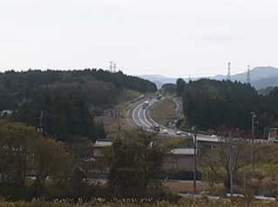 摩辰集落センターライブカメラは、福島県南相馬市小高区の摩辰集落センターに設置された常磐自動車道(常磐道)が見えるライブカメラです。