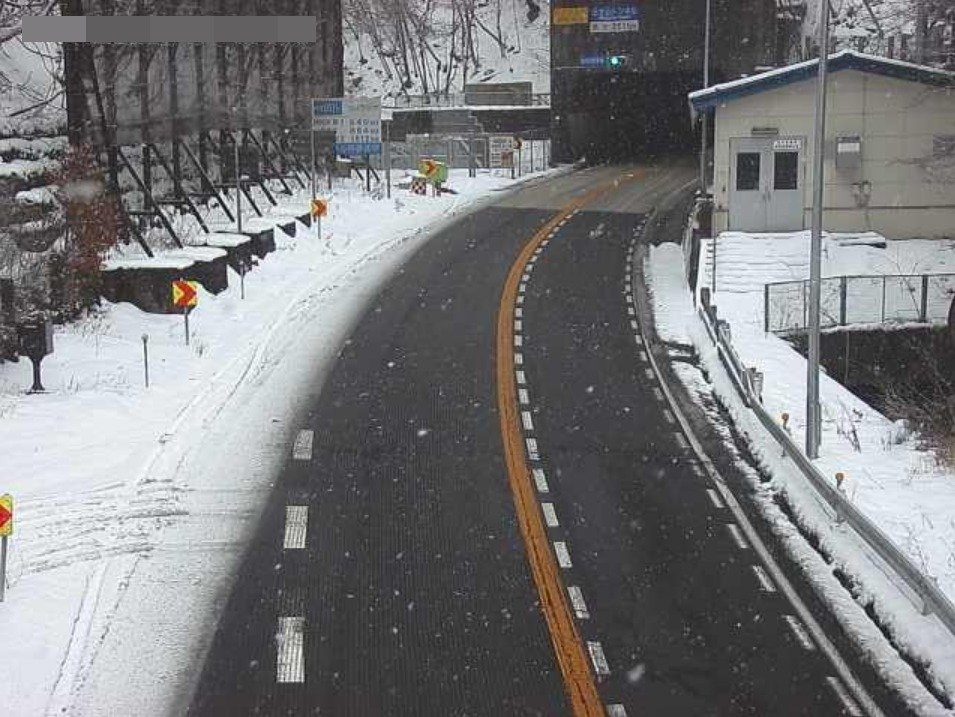 三才山トンネル上田市側ライブカメラ(長野県上田市鹿教湯温泉)