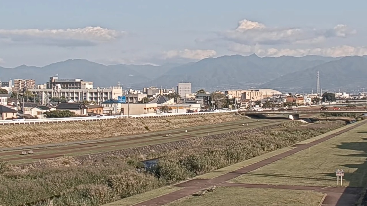 NNS新荒川橋西側ライブカメラ(山梨県甲府市下飯田)