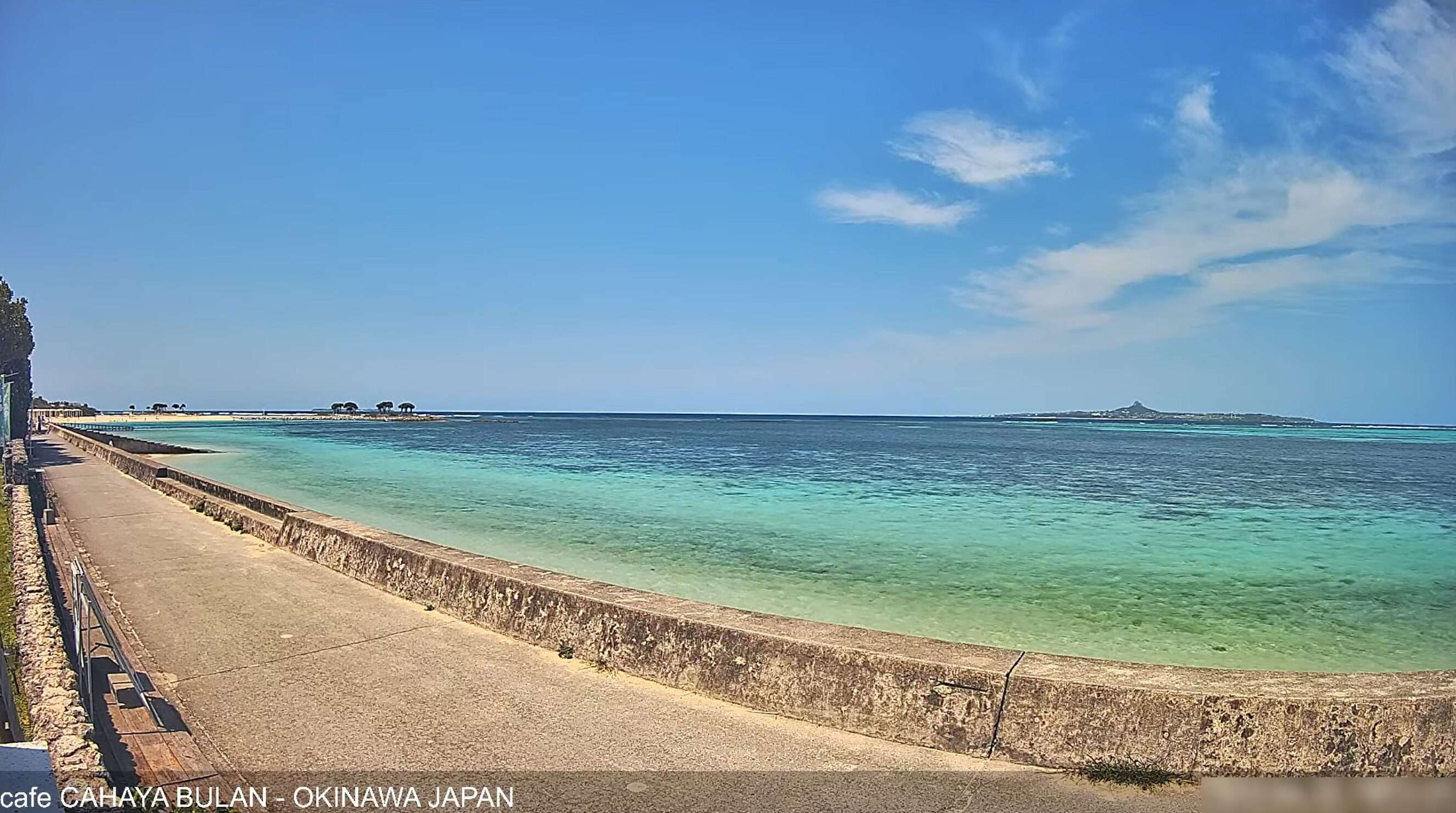 カフェチャハヤブランライブカメラ(沖縄県本部町備瀬)