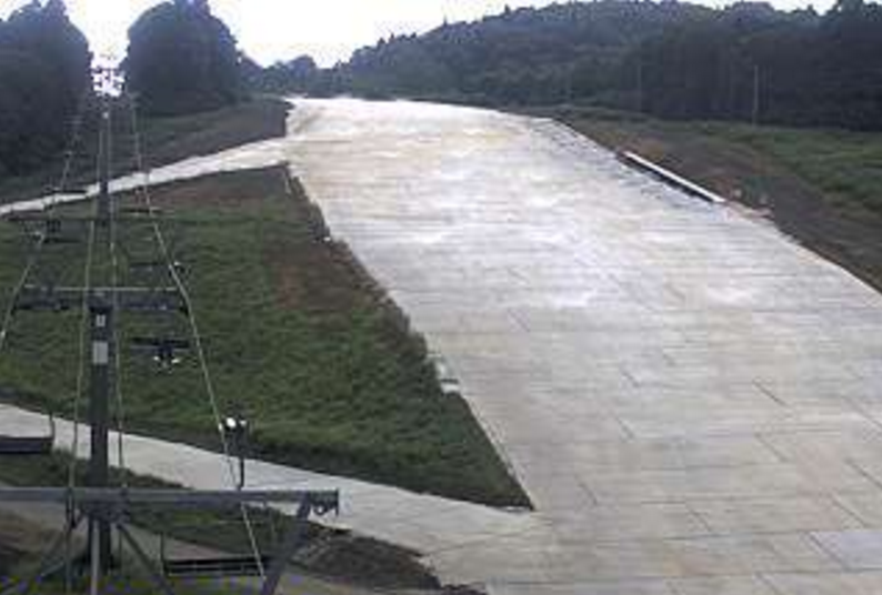 かぐらスキー場かぐらサマーゲレンデライブカメラ(新潟県湯沢町三俣)