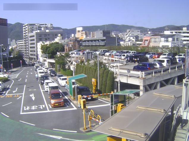 長崎大学病院正面玄関側患者用駐車場ライブカメラ(長崎県長崎市坂本)