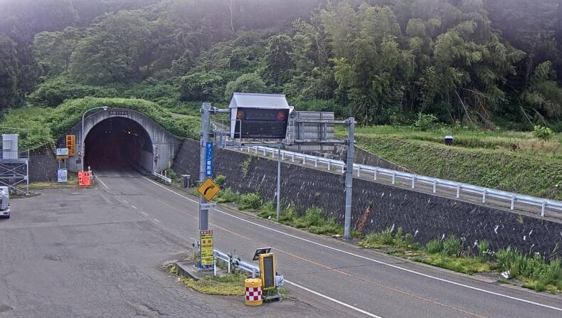 NCT新榎トンネル栃尾側ライブカメラ(新潟県長岡市比礼)
