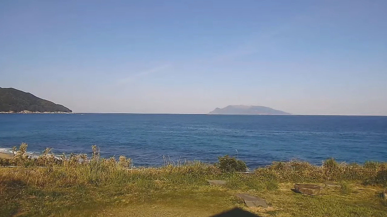 KYT口永良部島ライブカメラ(鹿児島県屋久島町)