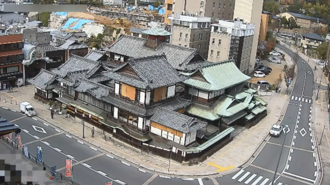 道後温泉本館冠山ライブカメラ(愛媛県松山市道後湯之町)