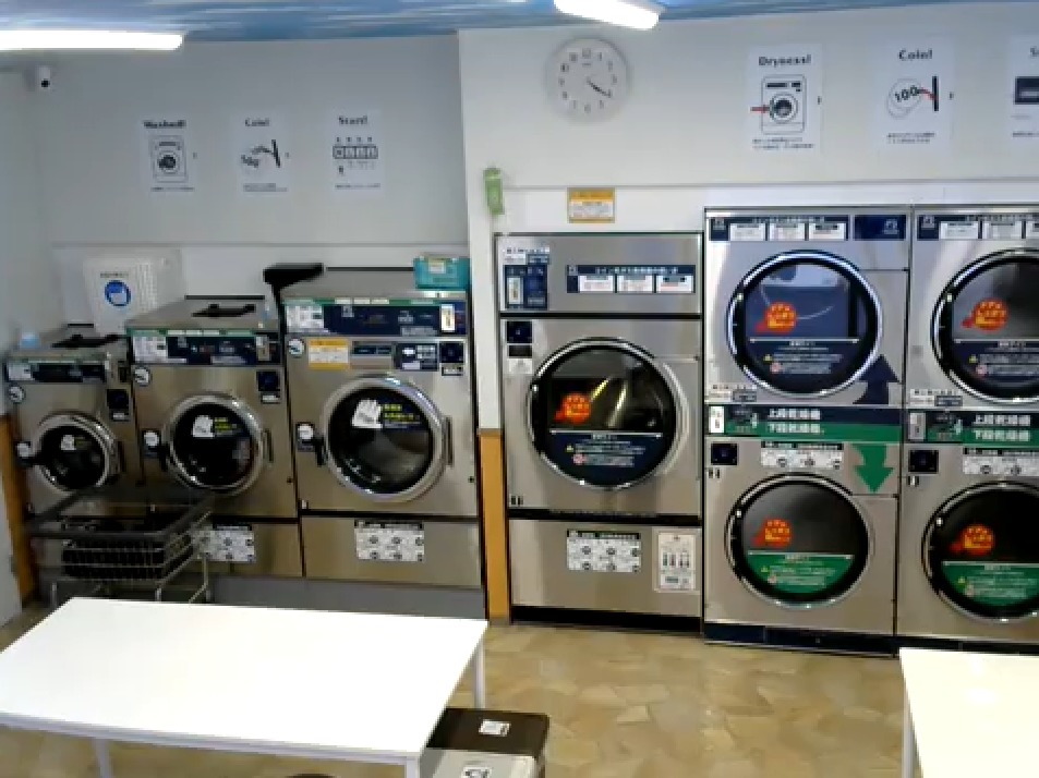 コインランドリーマンマチャオ白石北郷通店ライブカメラ(北海道札幌市白石区)