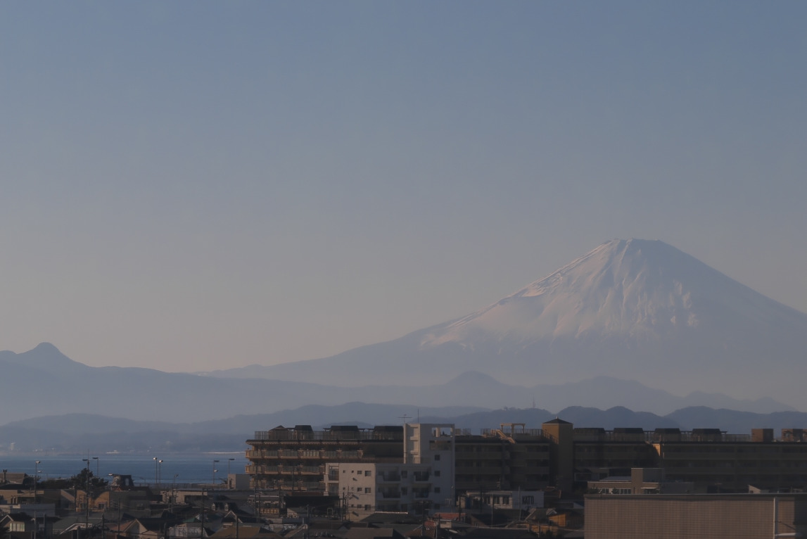 湘南モノレール湘南江の島駅富士山ライブカメラ(神奈川県藤沢市片瀬)