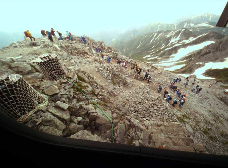 立山山頂南側登山道方向ライブカメラ(富山県立山町芦峅寺)