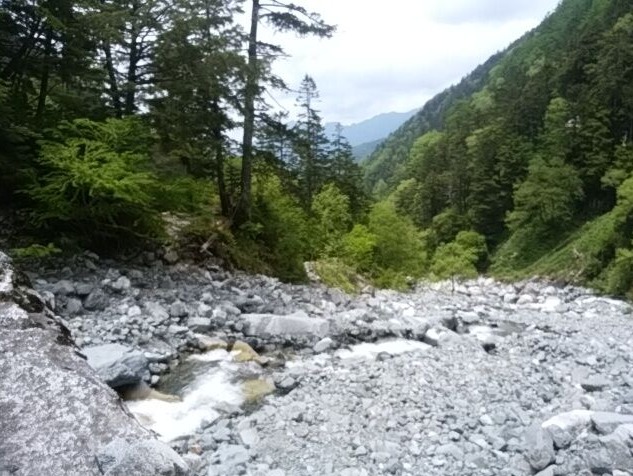 槍平小屋滝谷渡渉部ライブカメラ(岐阜県高山市奥飛騨温泉郷神坂)