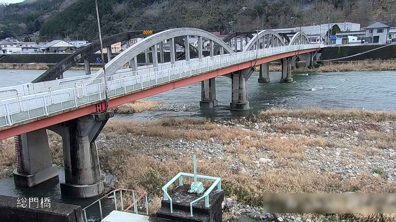 成羽川総門橋ライブカメラ(岡山県高梁市成羽町成羽)