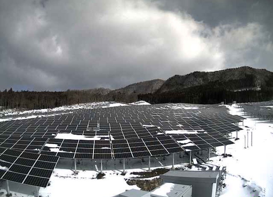 いちごみなかみ新巻ECO発電所ライブカメラ(群馬県みなかみ町新巻)