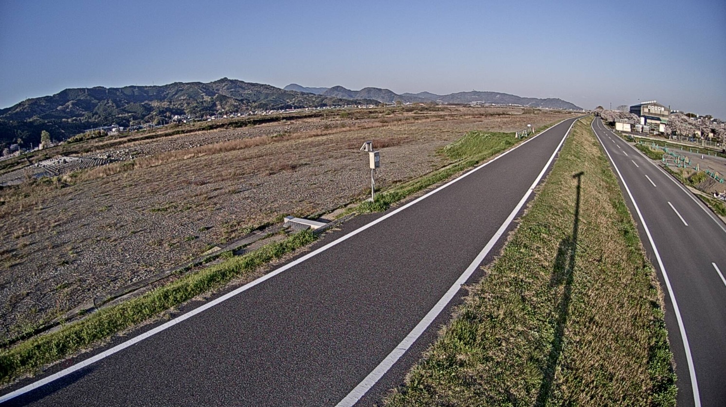 重信川東温市四号床止ライブカメラ(愛媛県東温市田窪)