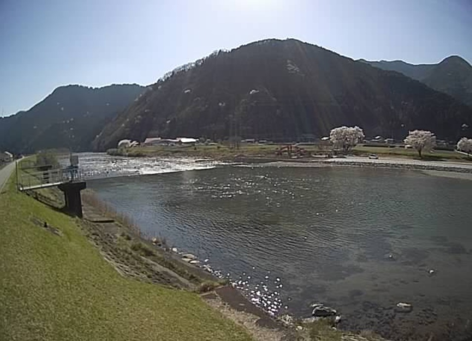 揖保川一宮町東市場ライブカメラ(兵庫県宍粟市一宮町東市場)