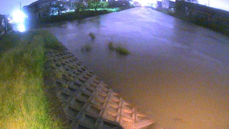 木曳川冬爪橋ライブカメラ(石川県金沢市金石西) 2025年9月20日22時45分 大雨河川増水時 氾濫危険水位