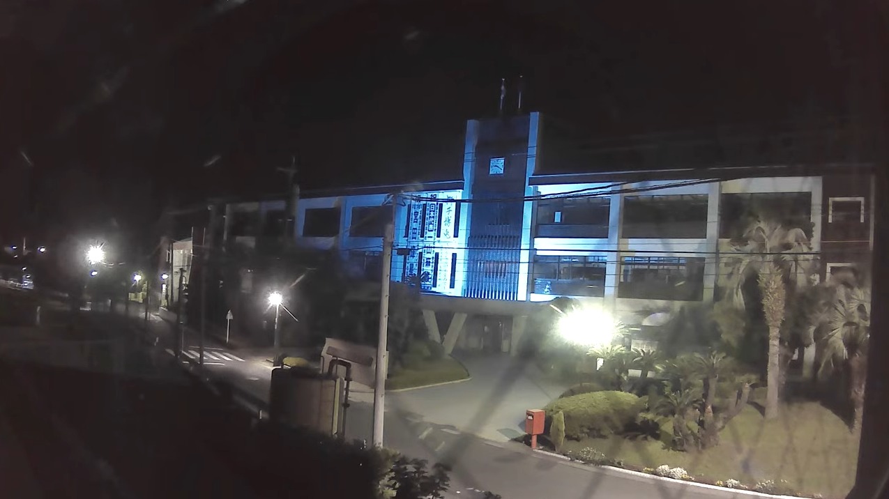 出水中央高等学校ブルーライトアップライブカメラ(鹿児島県出水市西出水町)