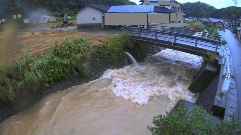 上津深江川深江橋ライブカメラ(熊本県苓北町上津深江) 2025年9月10日時分 大雨増水時