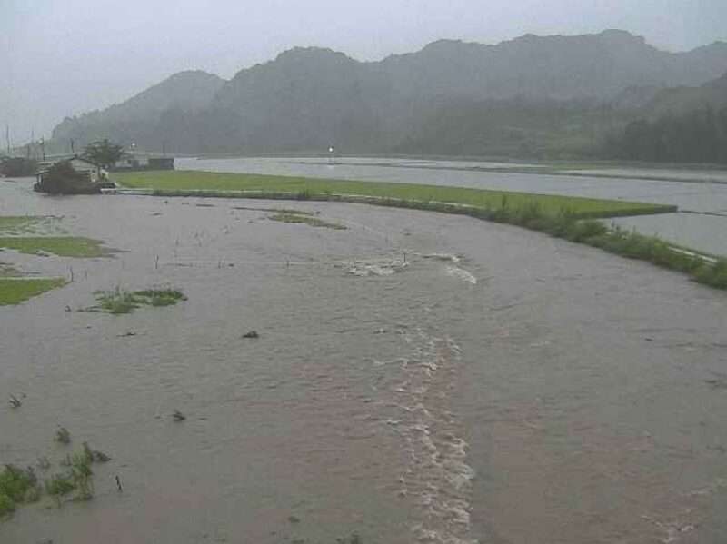 2025年9月4日18時00分 台風15号大雨増水時　富高川年の神橋ライブカメラ(宮崎県日向市富高)
