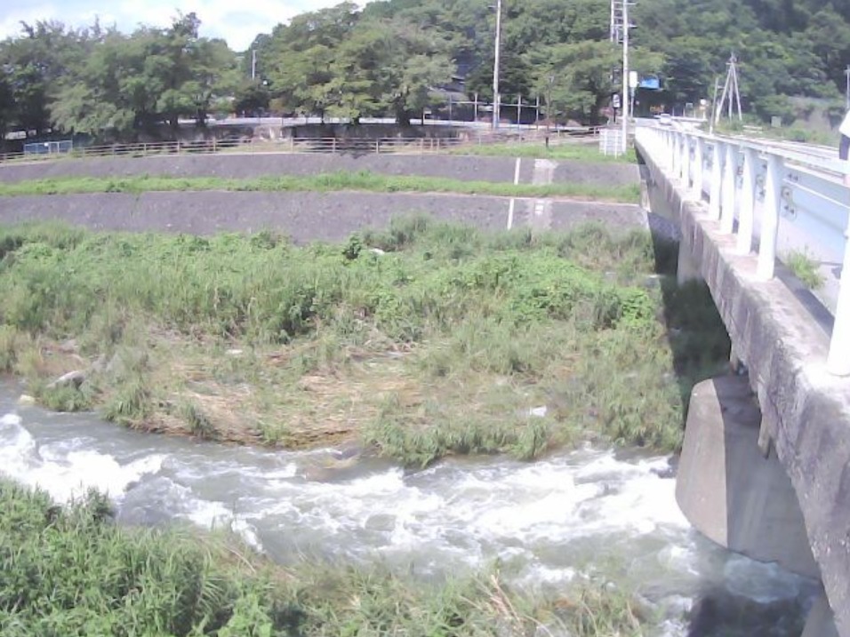 荒川金石橋ライブカメラ(山梨県甲府市山宮町)