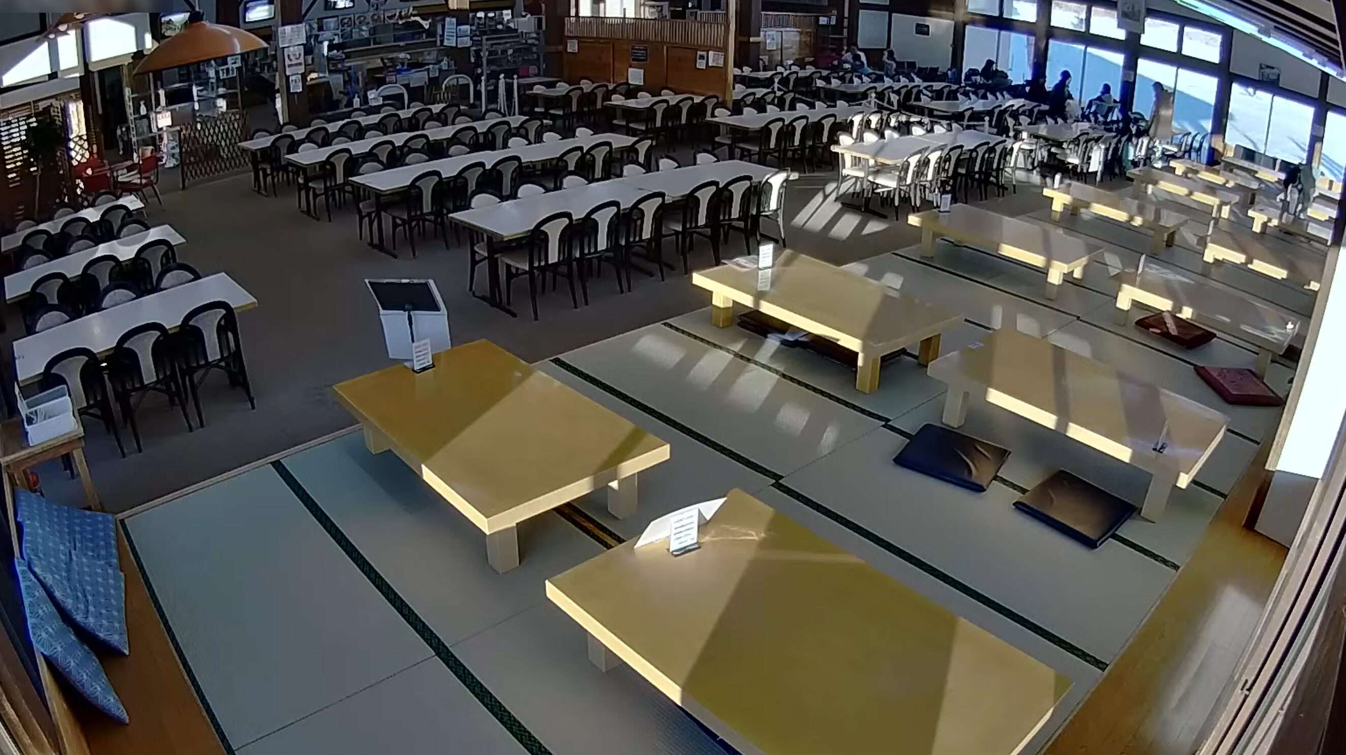 丸沼高原スキー場レストラン高原の駅丸沼ライブカメラ(群馬県片品村東小川)