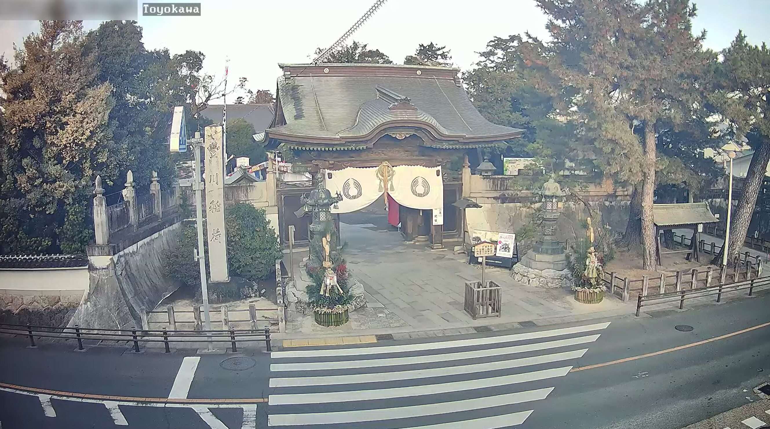 豊川稲荷総門前ライブカメラ(愛知県豊川市豊川町)