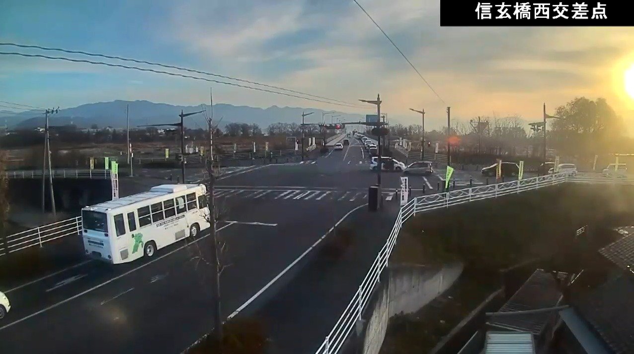 山梨県道20号甲斐早川線信玄橋西交差点ライブカメラ(山梨県南アルプス市上高砂)