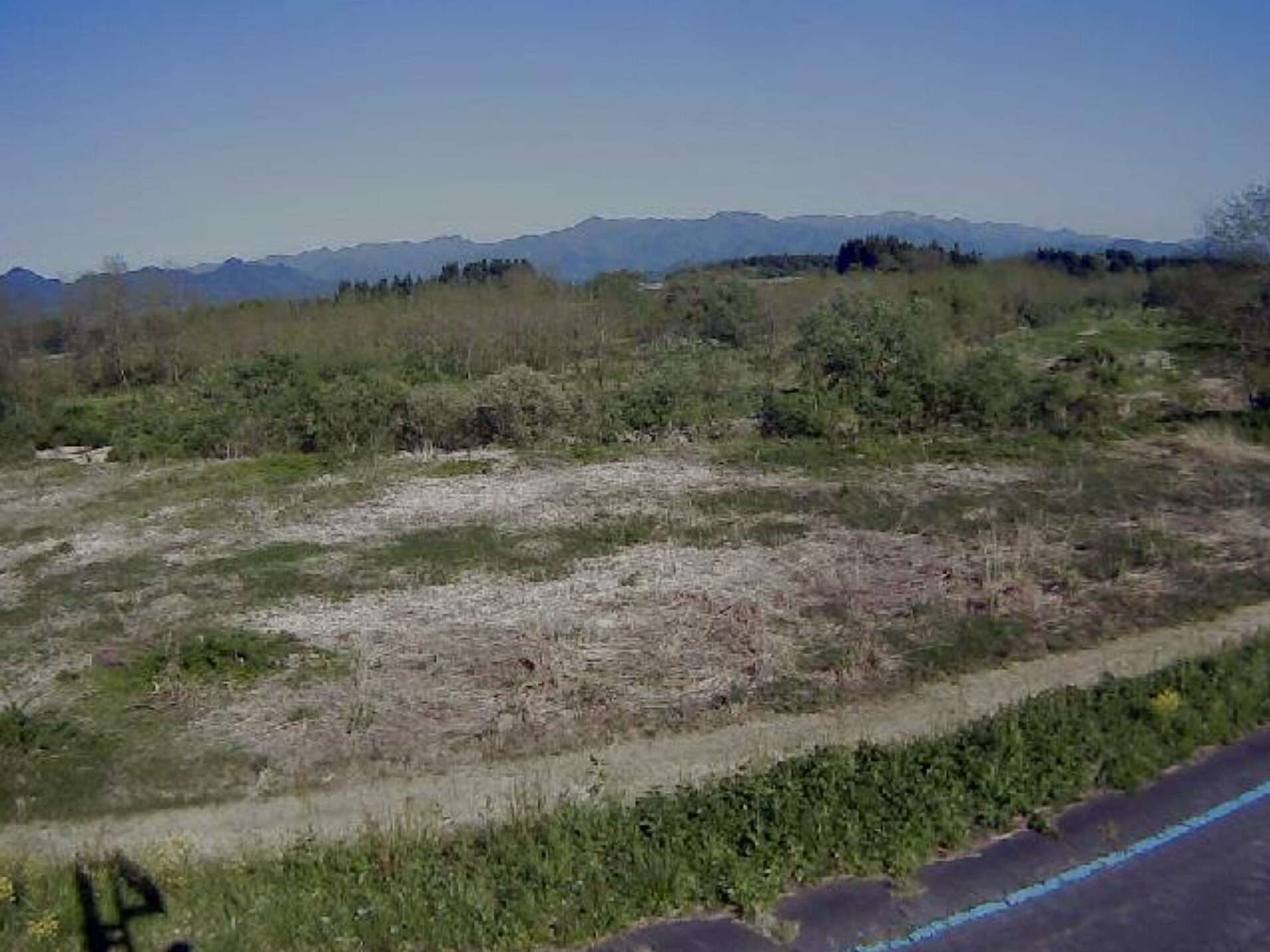 最上川天王川合流地点ライブカメラ(山形県米沢市窪田町窪田)