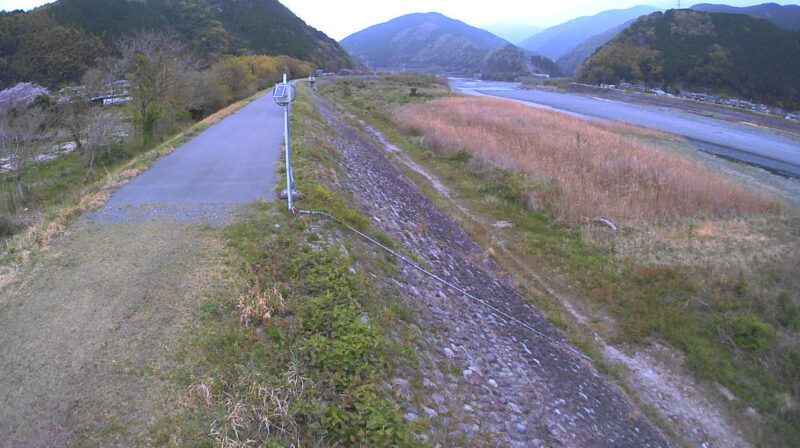 富士川H129右岸ライブカメラ(山梨県南部町万沢)